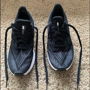 Women’s Nike zoom size 8.5 worn 2 times